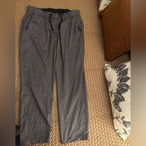 Lululemon pants! Stretchy, Heather gray 7/8 great condition